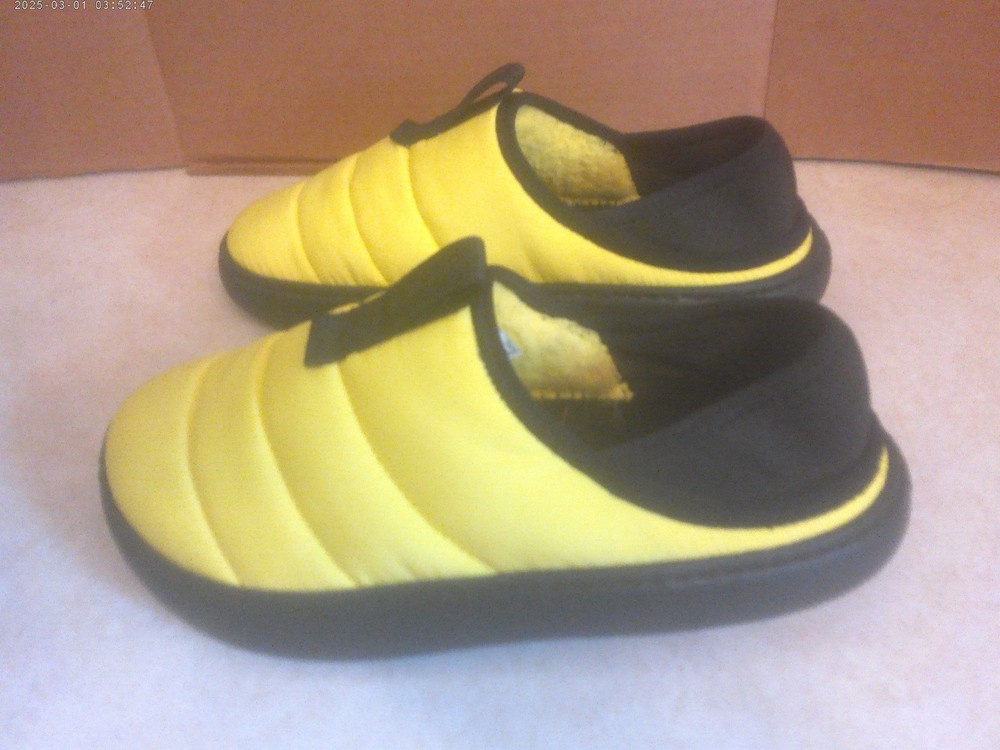 NWOT' CROCS CLASSIC PUFF MOC SHOE/SLIPPER 210706 BRIGHT YELLOW SZ MENS 5/ WOM 7
