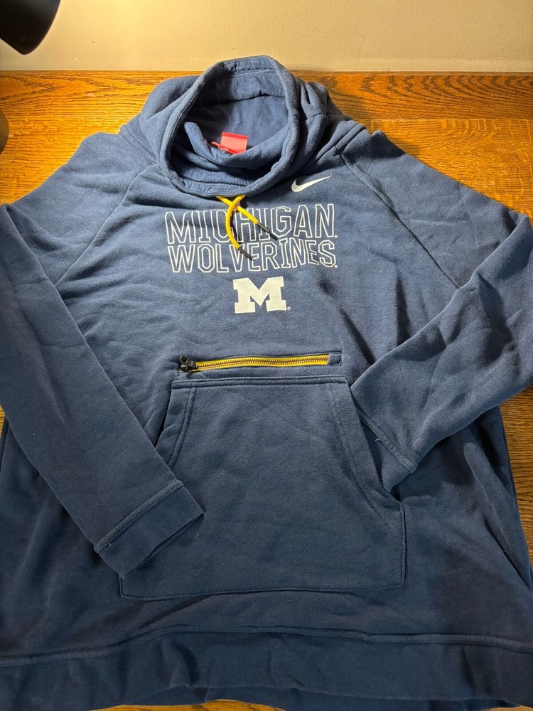 Women's 90's Nike Michigan Wolverines cowl neck sweatshirt, zip pocket, size L