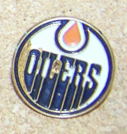 Edmonton Oilers round lapel pin manufacturing defects
