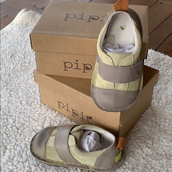 Pipit suede baby walker shoes NWB