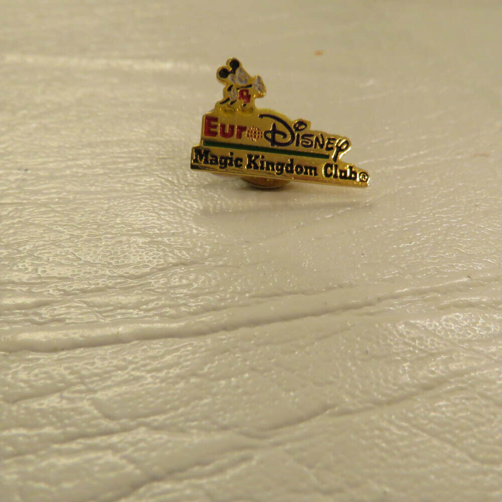 Disney Euro Disney Mickey Magic Kingdom Club Retro Pin