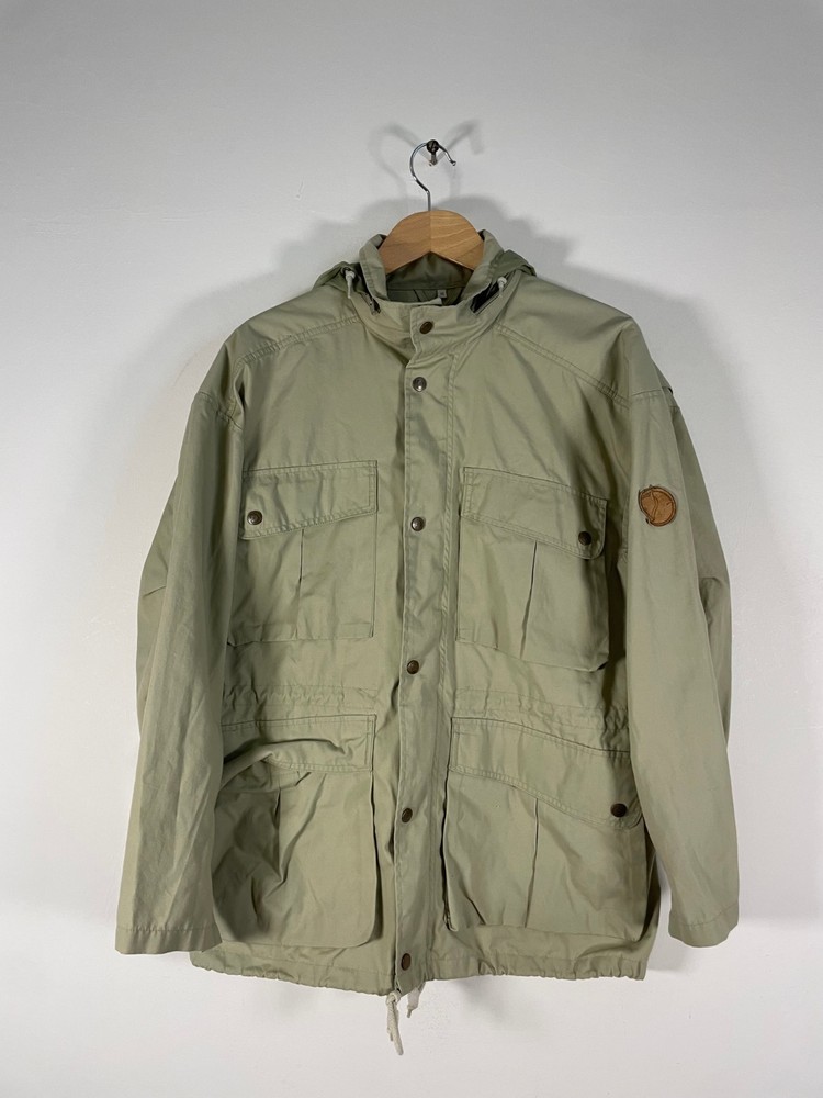 Vintage 90's Fjällräven Jacket (Size: 42)