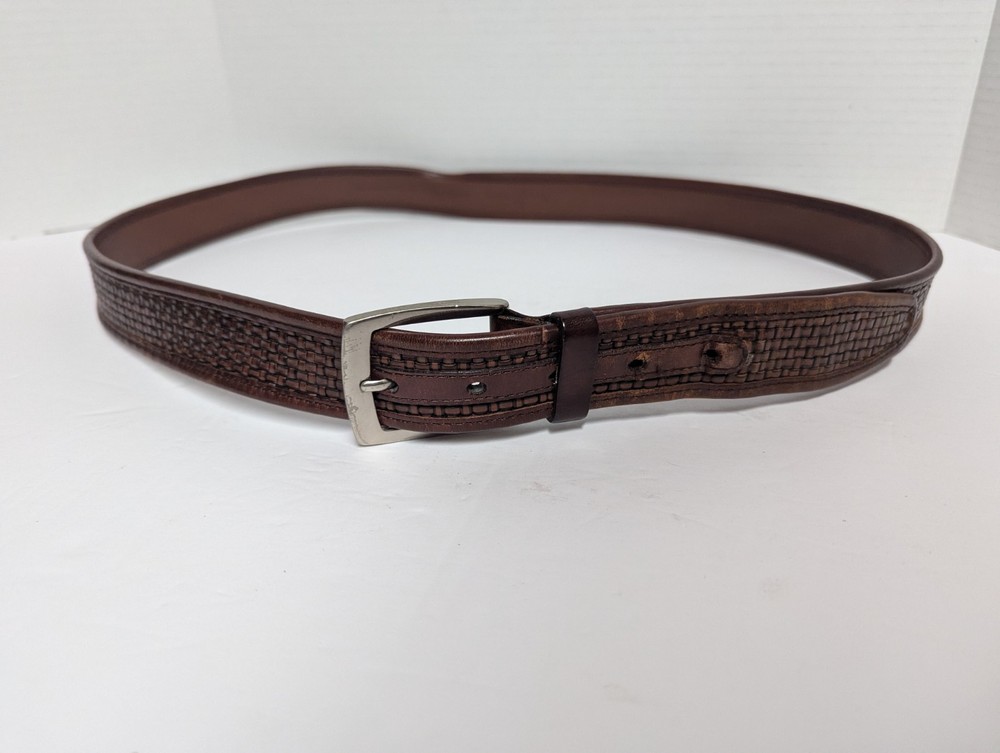 Tommy Bahama Mens Brown Genuine Top Grain Leather Belt Size 44