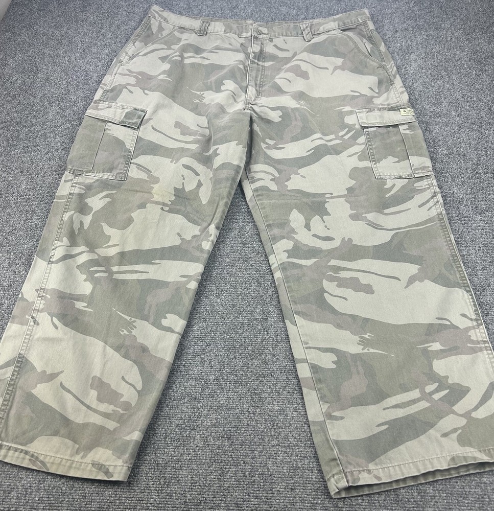 Vintage Wrangler Cargo Pants Mens 42x30 Camo Green  Wide Leg Baggy Y2K