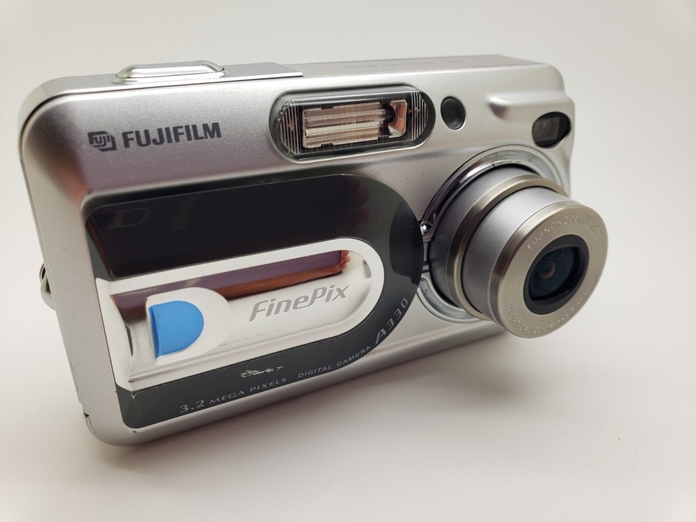 Vintage Fujifilm FinePix A330 Silver Digital Camera 3.2MP Free UK Postage