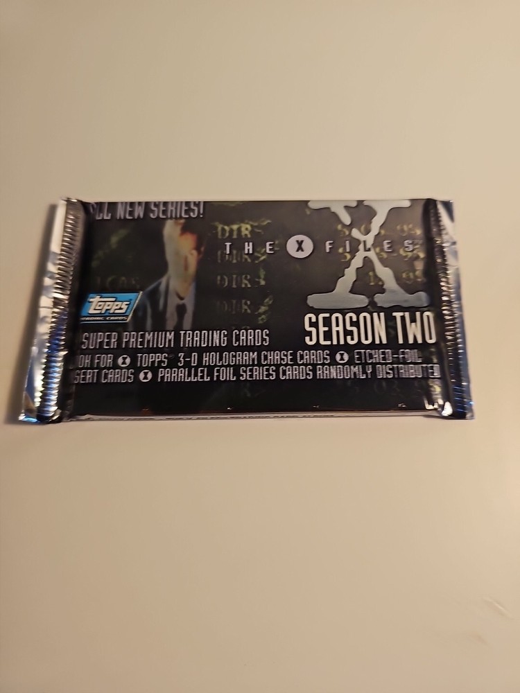 1996 Topps The X Files Season 2 - (1) Pack New Sealed - Skully & Mulder