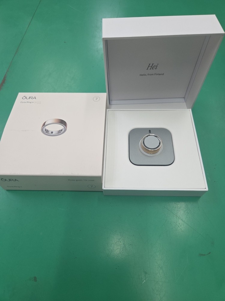 Oura Ring Gen 4, Size 7, Gold, Smart Ring / Health & Fitness Tracker