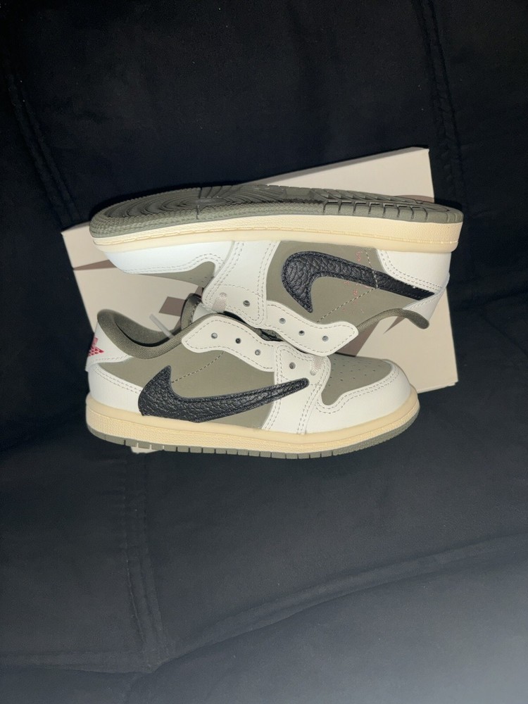 Size 9C - Nike Air Jordan Travis Scott x Air Jordan 1 Low 