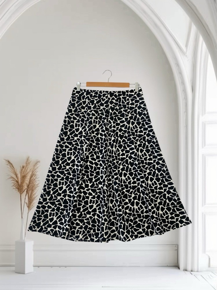 Women’s Black Geo Print Midi Skirt Size 6 Slit Lightweight Flowy