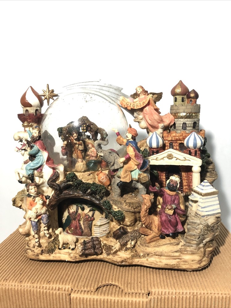 Grandeur Noel Musical Animated Waterglobe Christmas Nativity  Snow Globe.