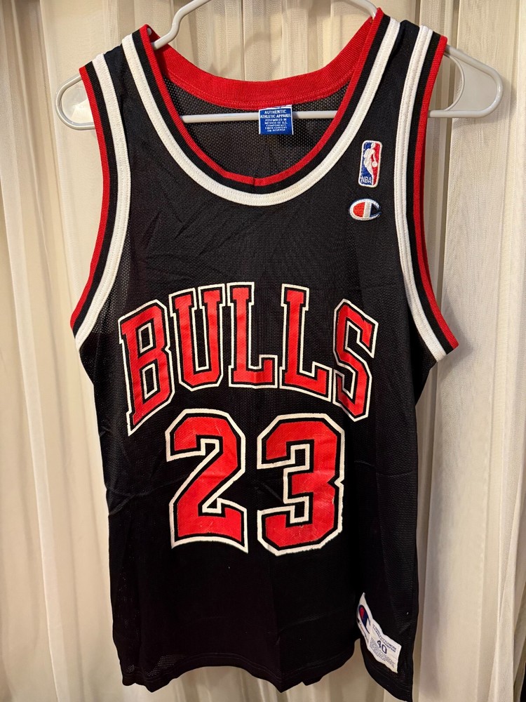 Vintage Michael Jordan 23 Chicago Bulls NBA Champion Basketball Jersey Size 44 L
