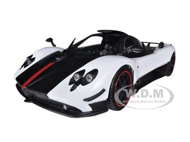 Issues PAGANI ZONDA 5 CINQUE WHITE & BLACK 1/18 DIECAST BY MOTORMAX 79158
