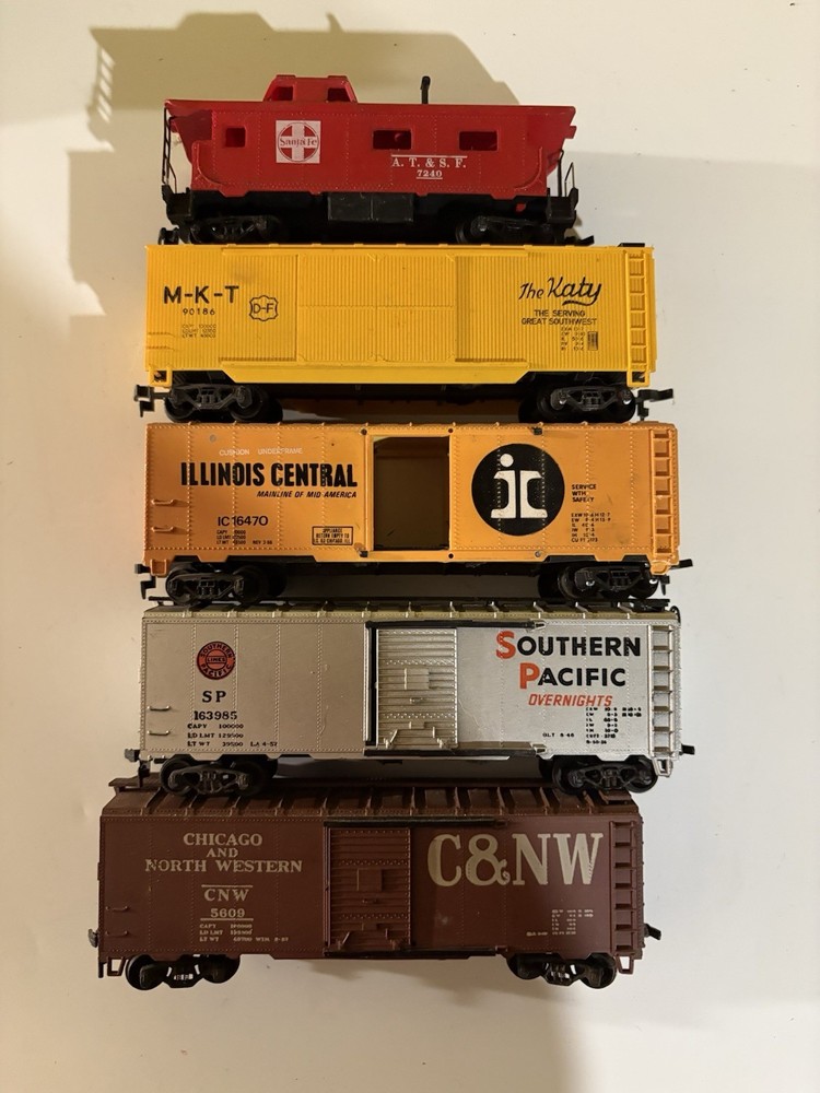 Ho Scale Car Lot Of 10 Cars Read