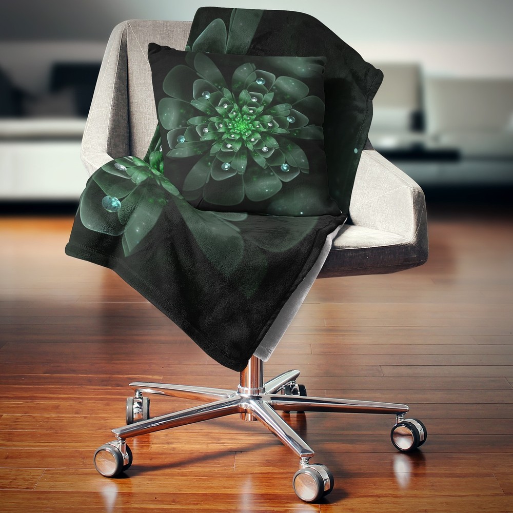Designart Glowing Crystal Green Fractal Flower Floral Throw Blanket for Cozy Décor
