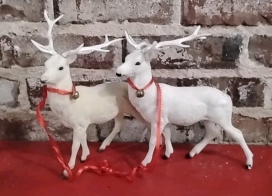 Lot Of 2 Vintage White Flocked Plastic Reindeer  10