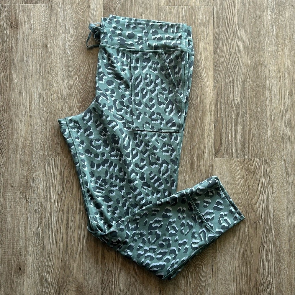 Aerie Jacquard Peak Leopard Print Leggings Offline Collection