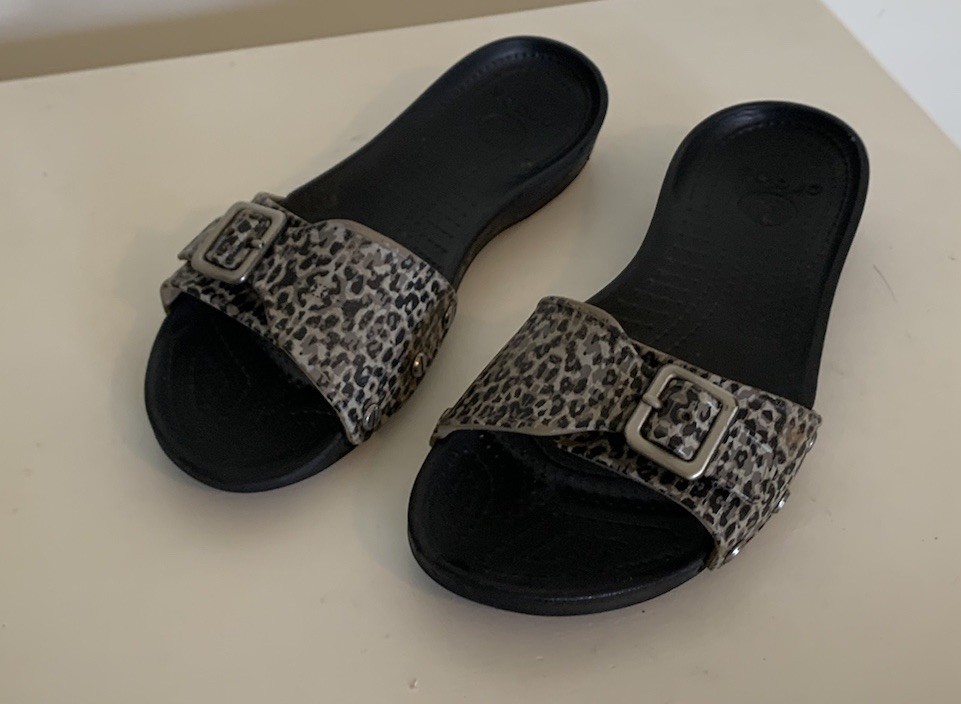Crocs Women's Size 6 Leopard Print Slide Sandals Animal Print