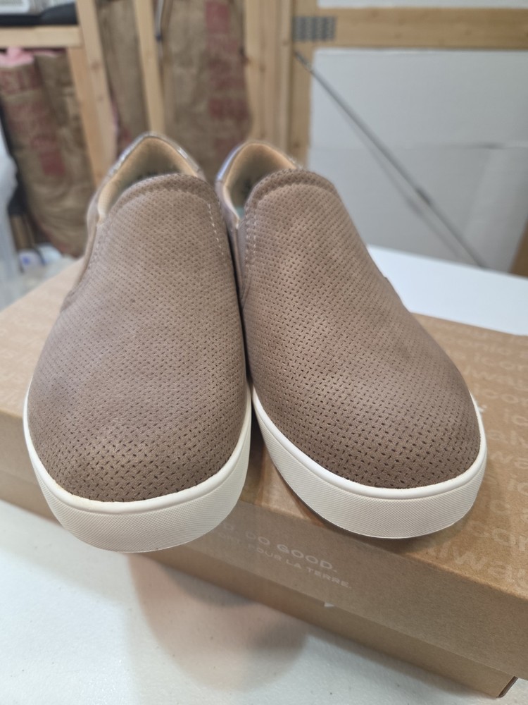 Dr. Scholl’s Madison Women’s Slip-On Sneakers 7  Beige Perforated Comfort Shoes