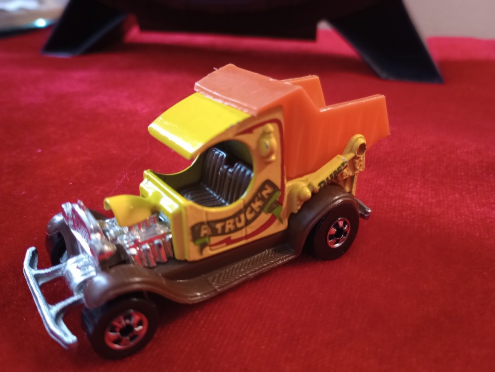 1977  Vintage Hot Wheels Truckin' Dumpin' A Truck Ford Blackwall Hong Kong