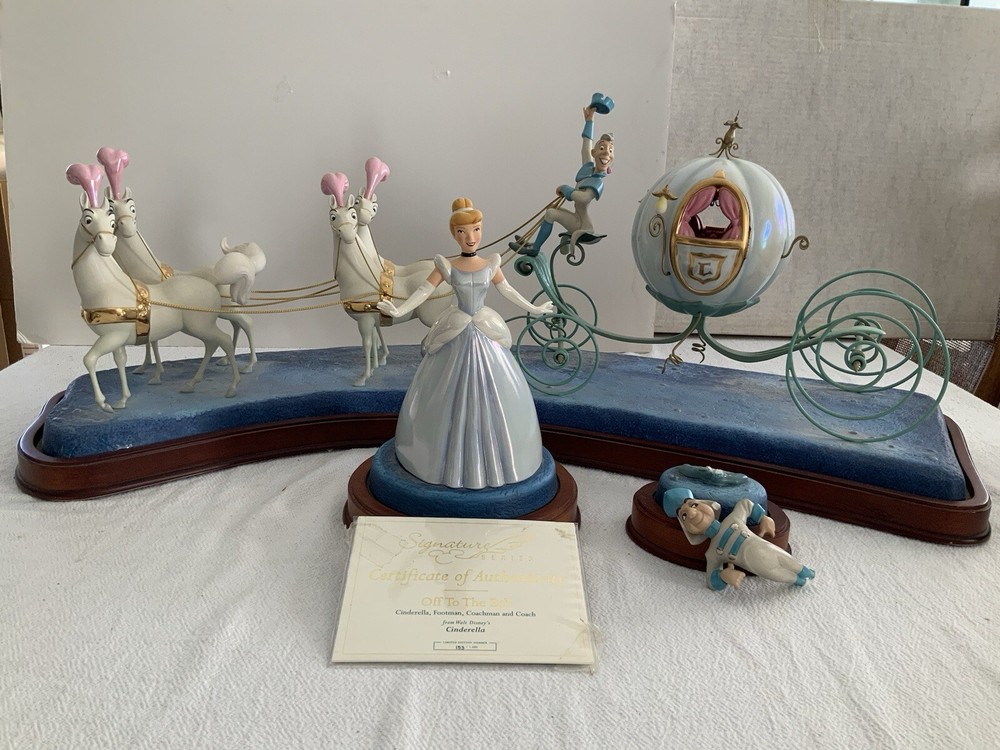 WDCC Cinderella & Coach “Off To The Ball” Limited Edition- DAMAGED!