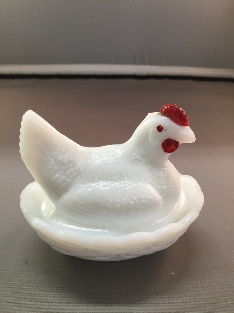 Vintage Rosso Westmoreland 3.5 Inch White Glass Hen on Nest