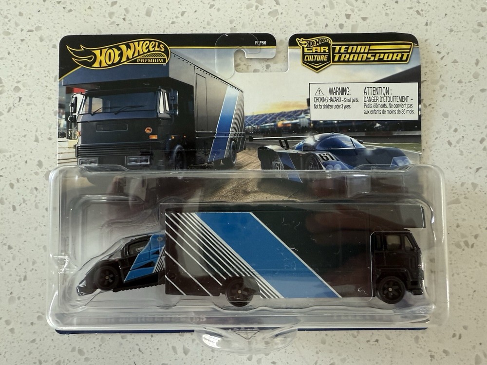 Hot Wheels Team Transport Fleet Flyer with Sauber Mercedes C9 Diecast Car