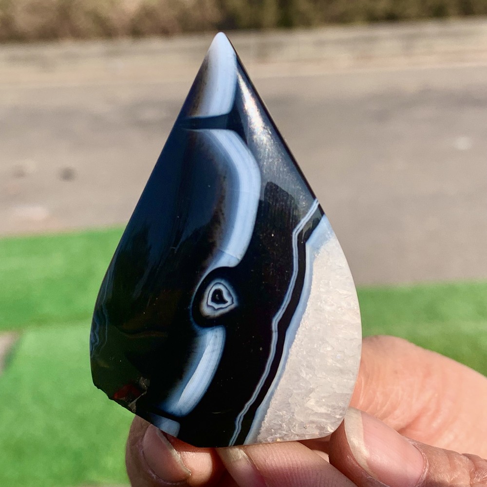 68G Natural black striped agate crystal drop shaped quartz healing