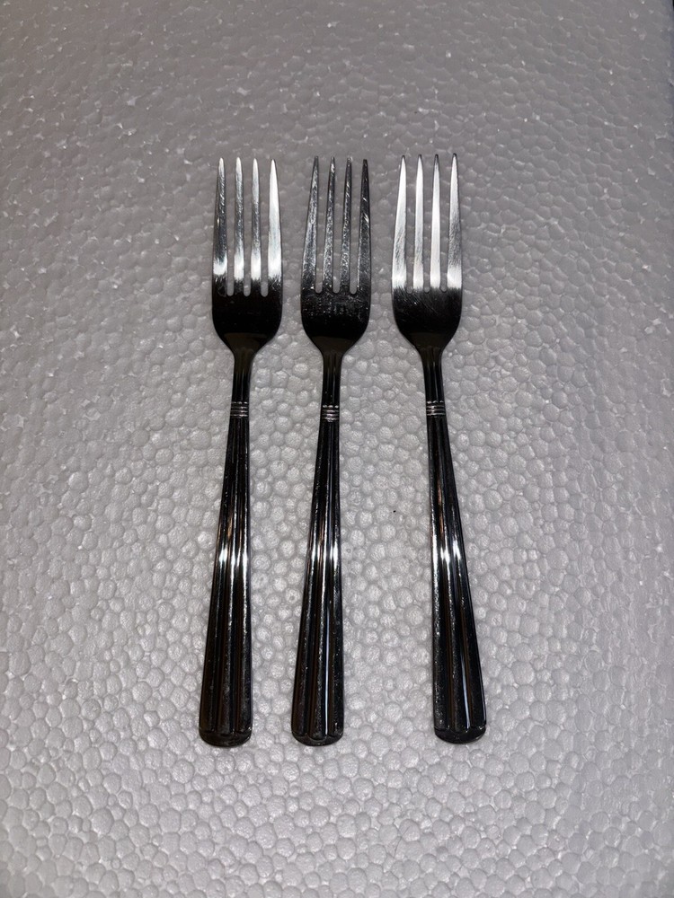 Wallace Indonesia Stainless Steel Dinner Fork Summerset Frost Pattern
