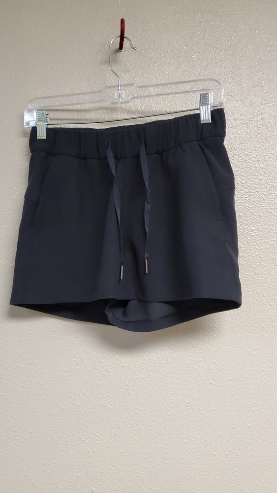 Lululemon Shorts Size 4 On The Fly Woven 2.5 Inch Inseam In Black Athletic Run