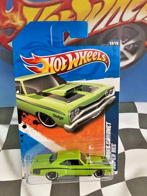 Hot Wheels 2011 Muscle Mania 10/10 110 1969 '69 Dodge Coronet Super Bee LIME MC5