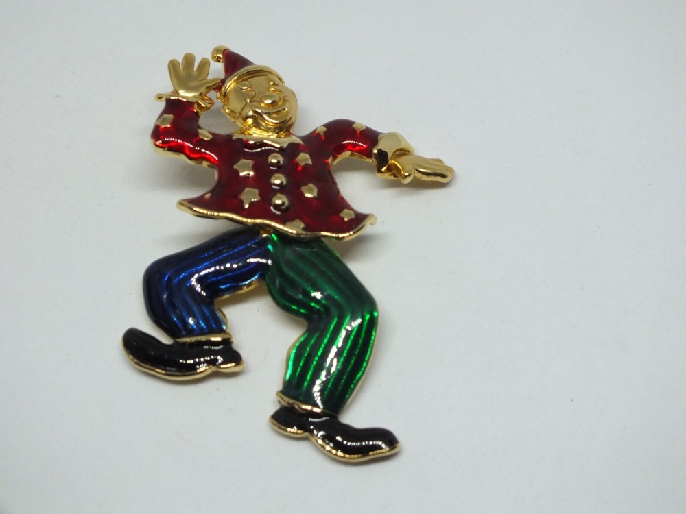 Stunning Brooch Pin Gold Tone Enamel Clown Swinging Legs 2 1/2 x 2