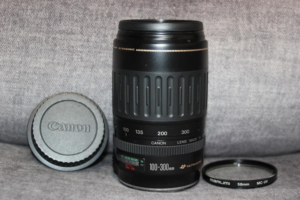 Canon EF 100-300mm f4.5-5.6 USM Telephoto Zoom Lens in Excellent Used Condition