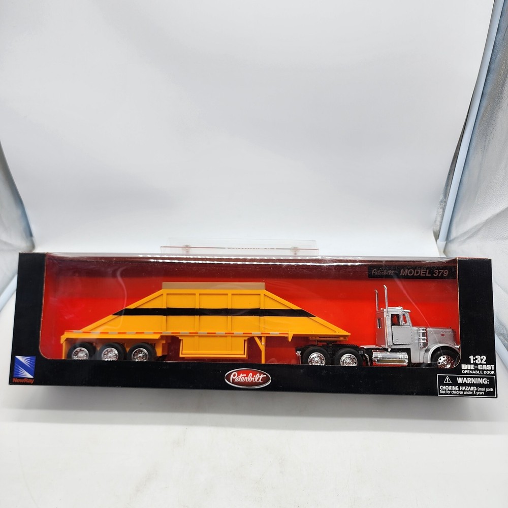 Peterbilt Vintage Model 379 Truck 1:32 Die-Cast Openable Door Brand New Sealed