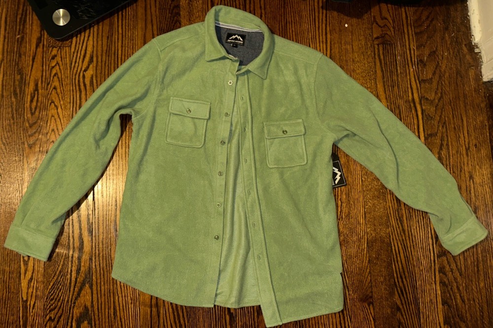 LIGHT GREEN FLEECE BUTTON DOWN OVERSHIRT TWO FRONT POCKETS MASSIVE OUTDOORS