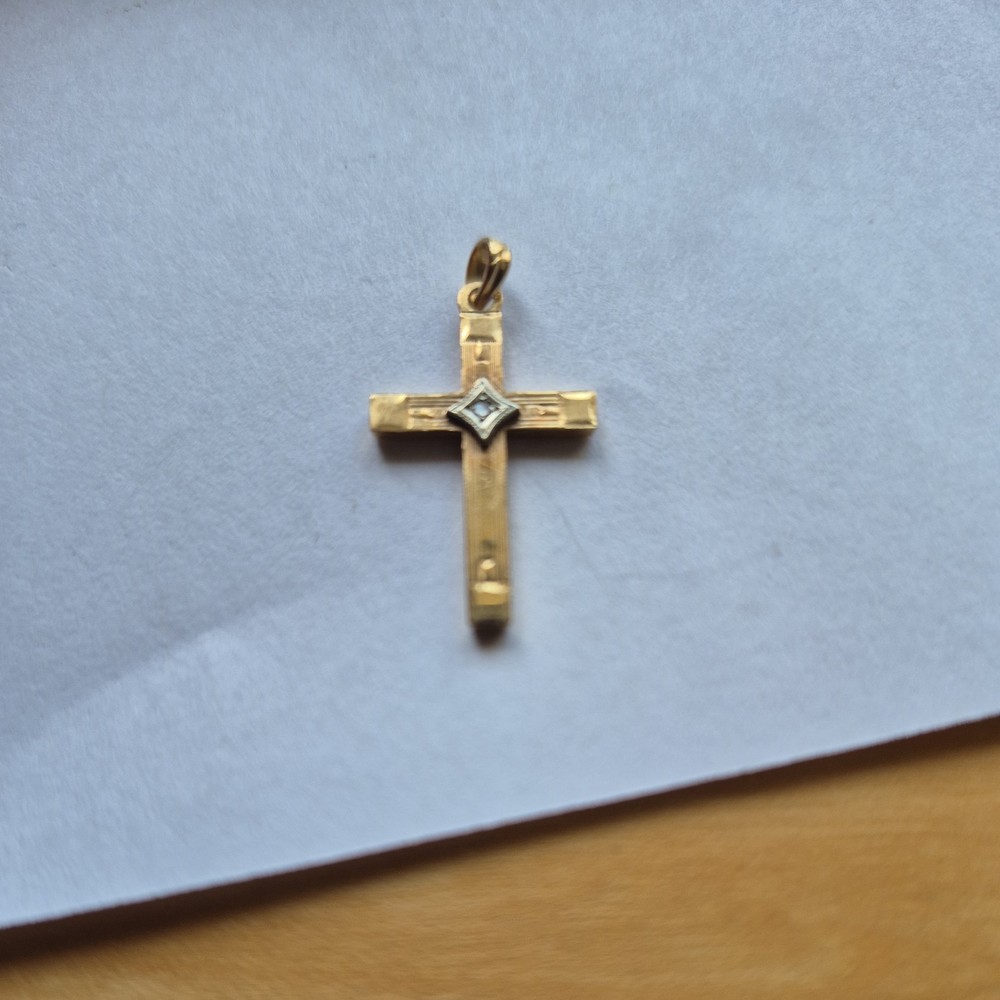 Vintage 14k Yellow Gold Esemco Diamond Cut Cross Pendant with small Diamond.