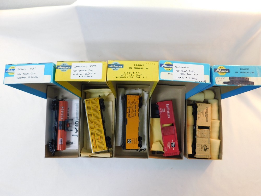 Athearn Blue and Yellow Box HO Scale Grab Bag Lot# 4-476, 5 Pieces