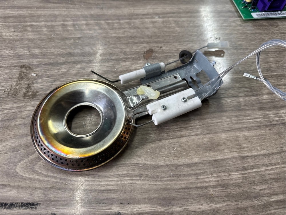 Caravan / Motorhome -Truma Ultrastore Water Heater Gas Burner Complete .