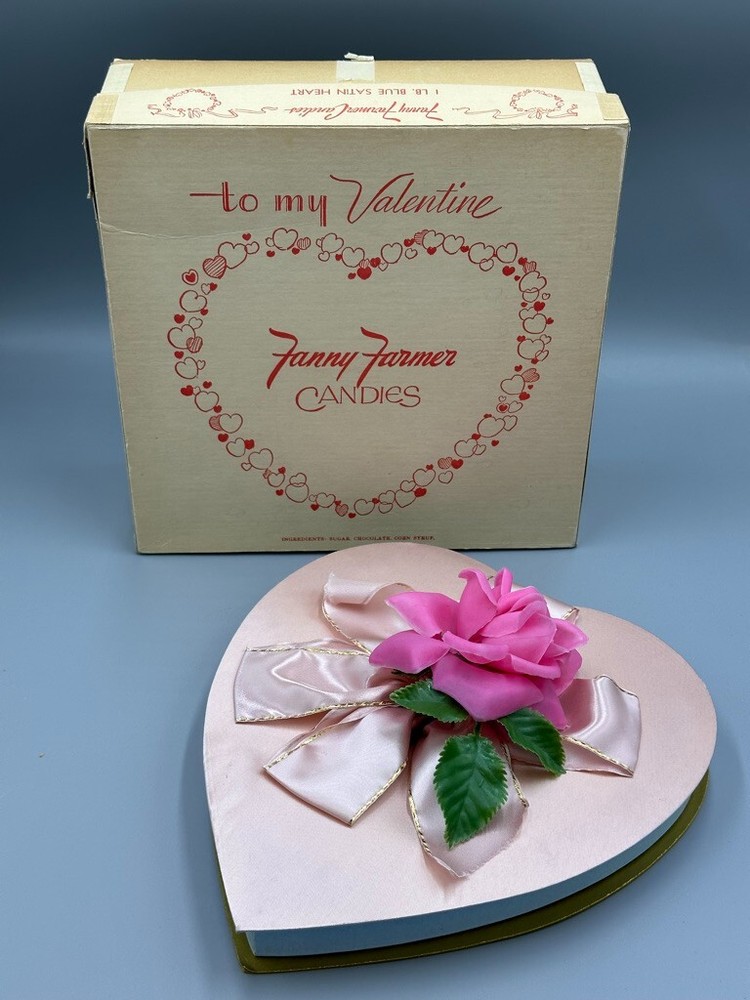 1969 Pink Satin VALENTINE Rose Heart FANNY FARMER Chocolate 1 LB CANDY BOX