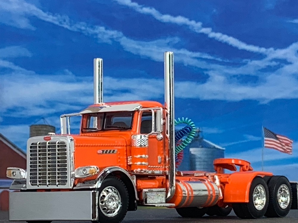 1/64 Scale DCP Orange Pride & Class Peterbilt 389 Day Cab Diecast Model-image
