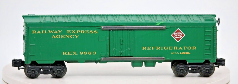 Lionel O Gauge 3-Rail REX Railway Express Billboard Reefer #6-9863