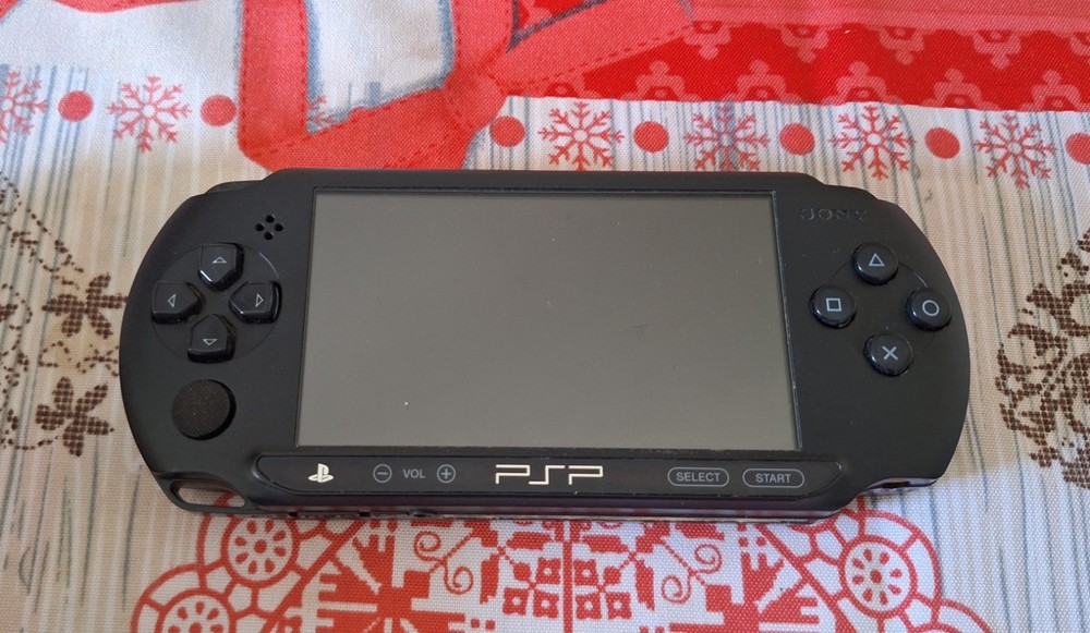Slim PlayStation PSP E1004 Portable Gaming Console
