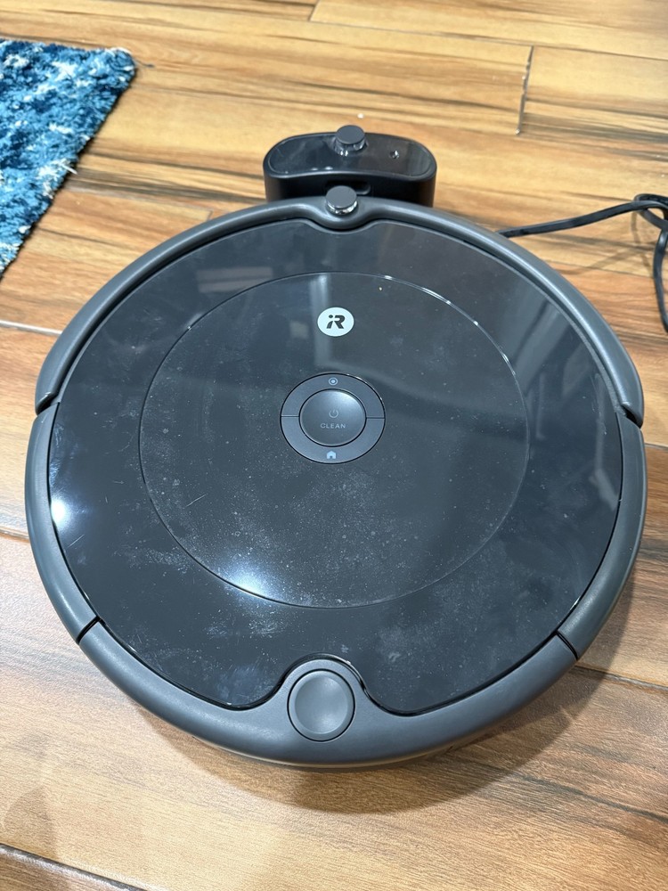 iRobot Roomba 694 WiFi Vacuum Charcoal Used Tested w/ Charging Station