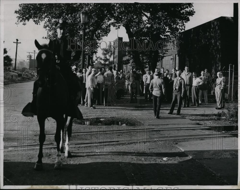 1950 Press Photo Weatherhead-Cleveland strike - cvb13211