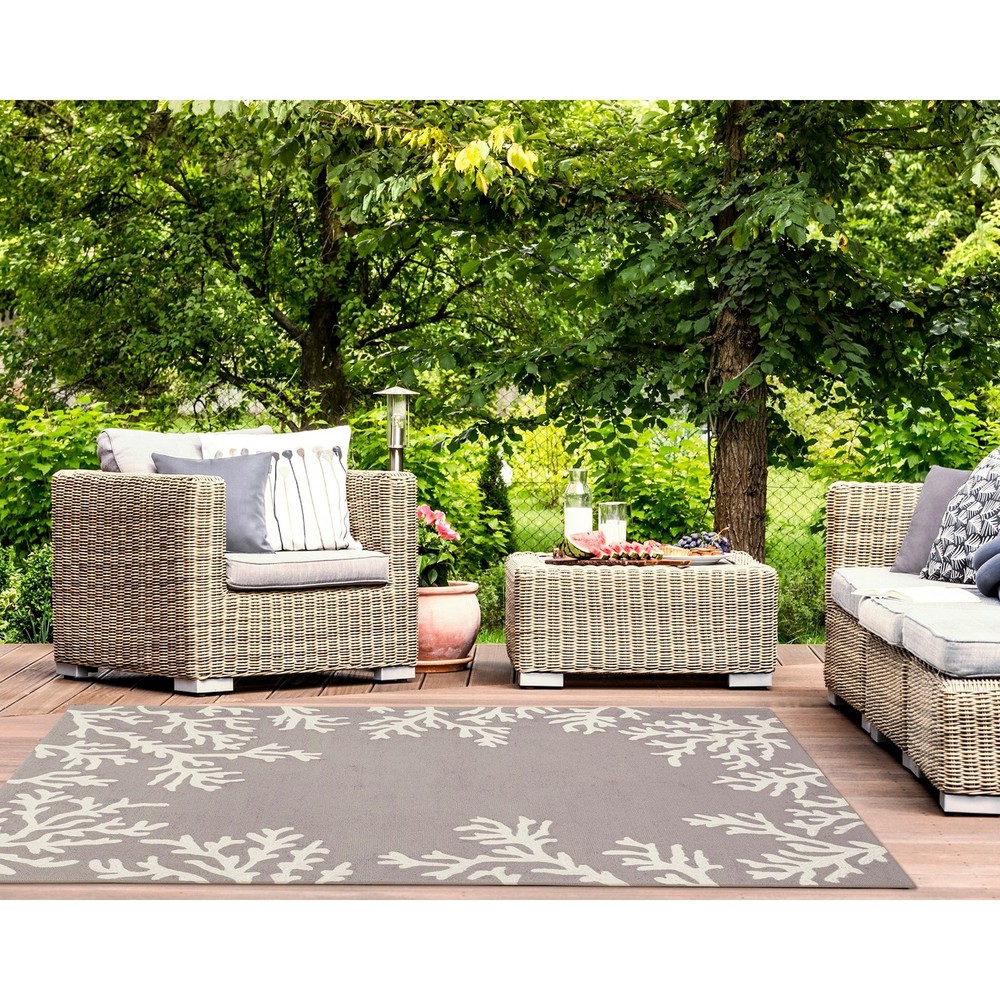Liora Manne Capri Coral Border Indoor Outdoor Rug Silver 5x7.6 Feet
