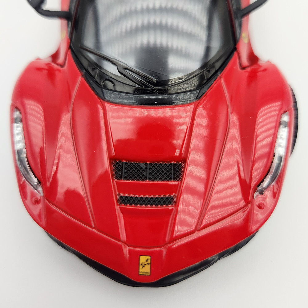 2014 Ferrari LaFerrari - 1:32 Diecast Model - Red