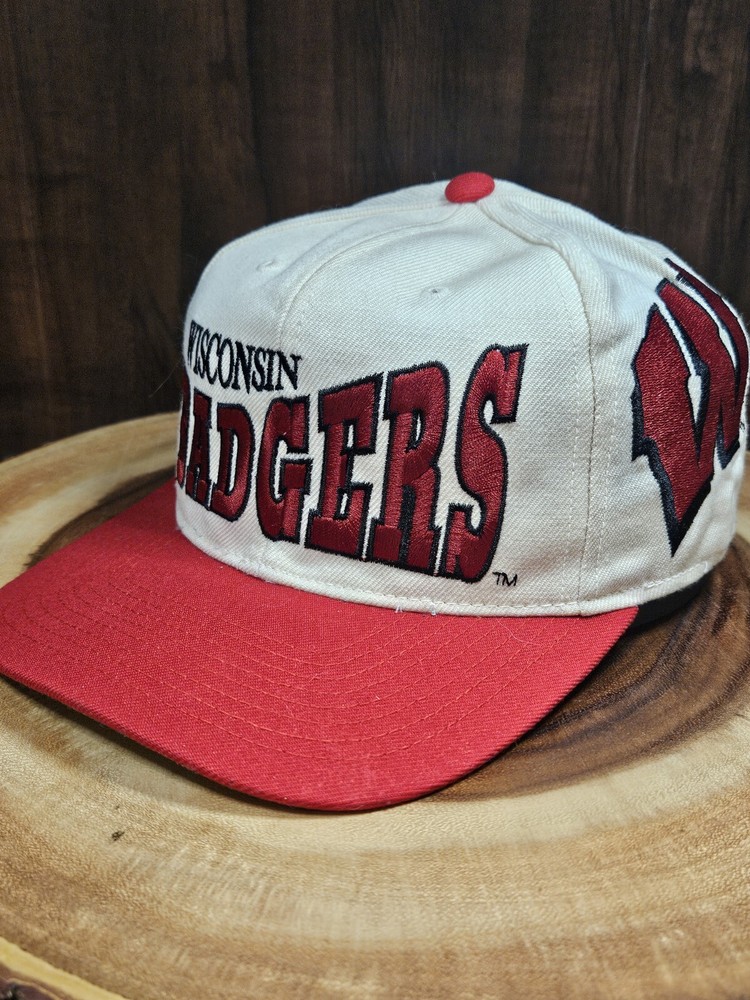 Wisconsin Badgers Vintage NCAA Football Apex One Fitted Cap Size 7 3/8