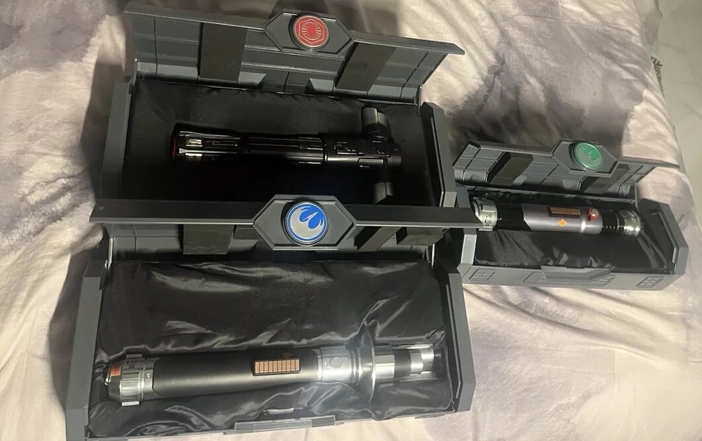 legacy lightsaber Bundle Used
