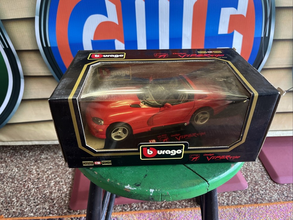 Vintage Bburago 1996 DODGE VIPER RT-10 1 18 Die Cast Model Red 3025 NOS