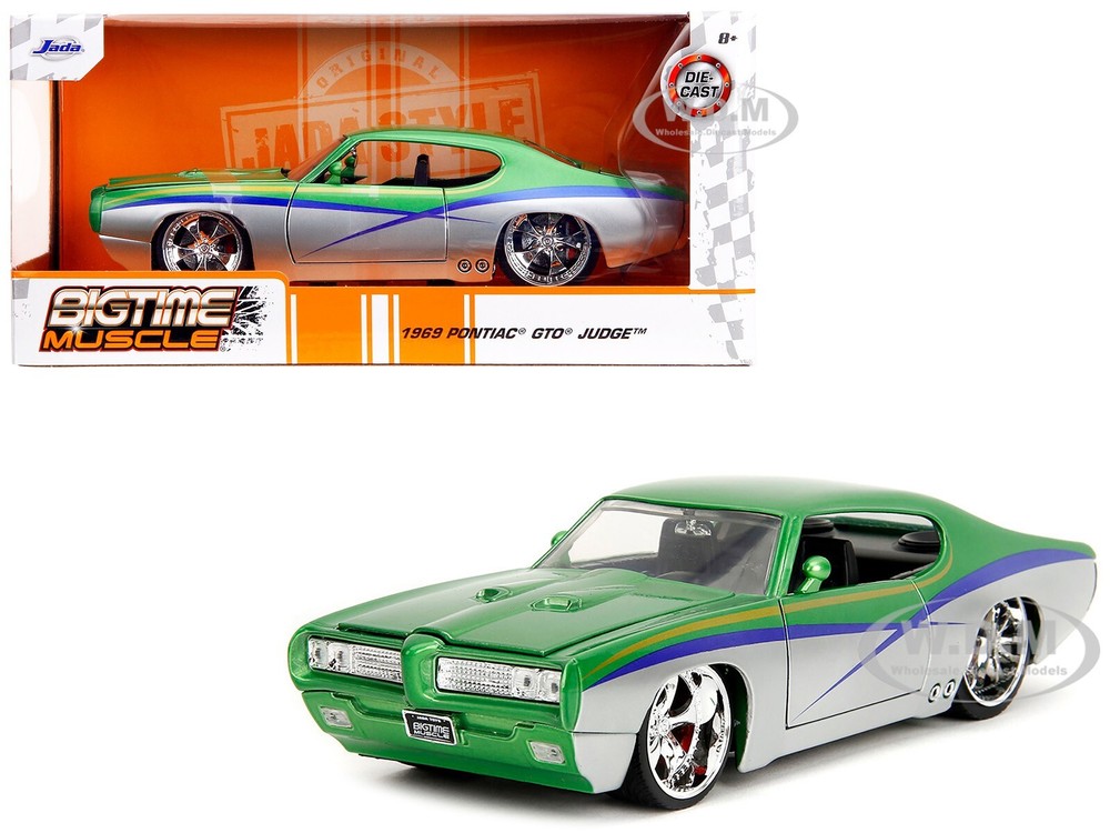 1969 PONTIAC GTO JUDGE GREEN & SILVER 1/24 DIECAST MODEL CAR BY JADA 35489