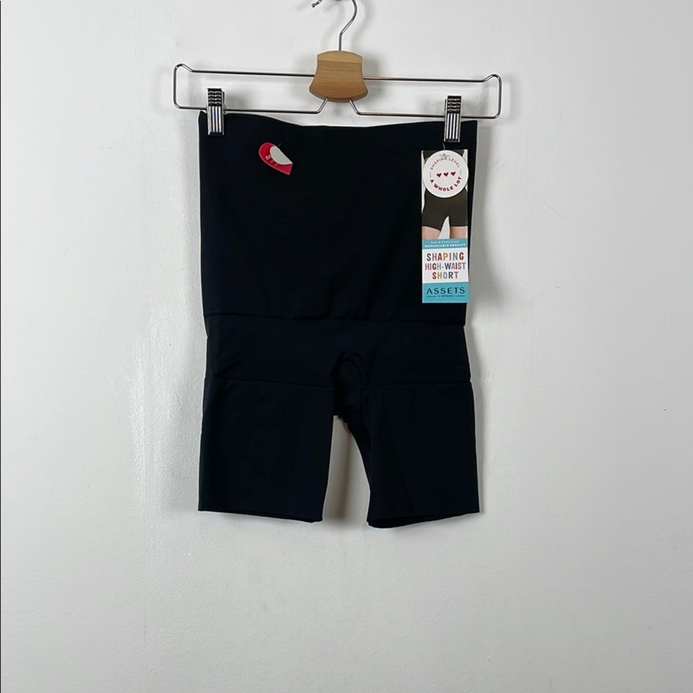 Assets By Spanx Women's XL Black High-Waist Shaping Breathable Stretch Shorts